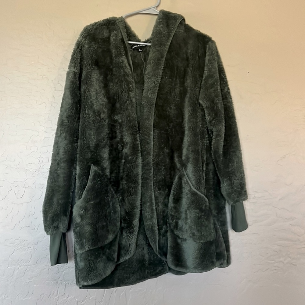 New with Tags sz small Zenana cozy sweater/sweater